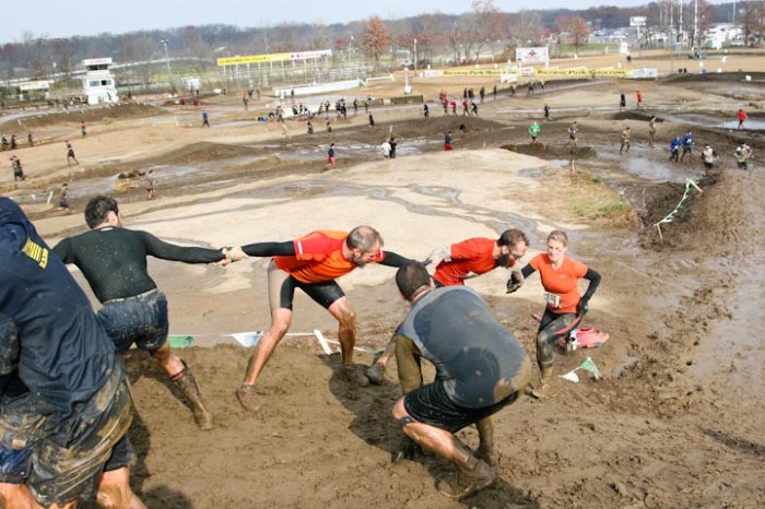 cliff hanger obstacle at Tough Mudder Tri-State 2010