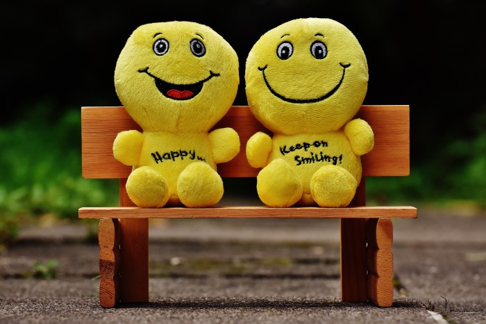 smilies bank sit rest